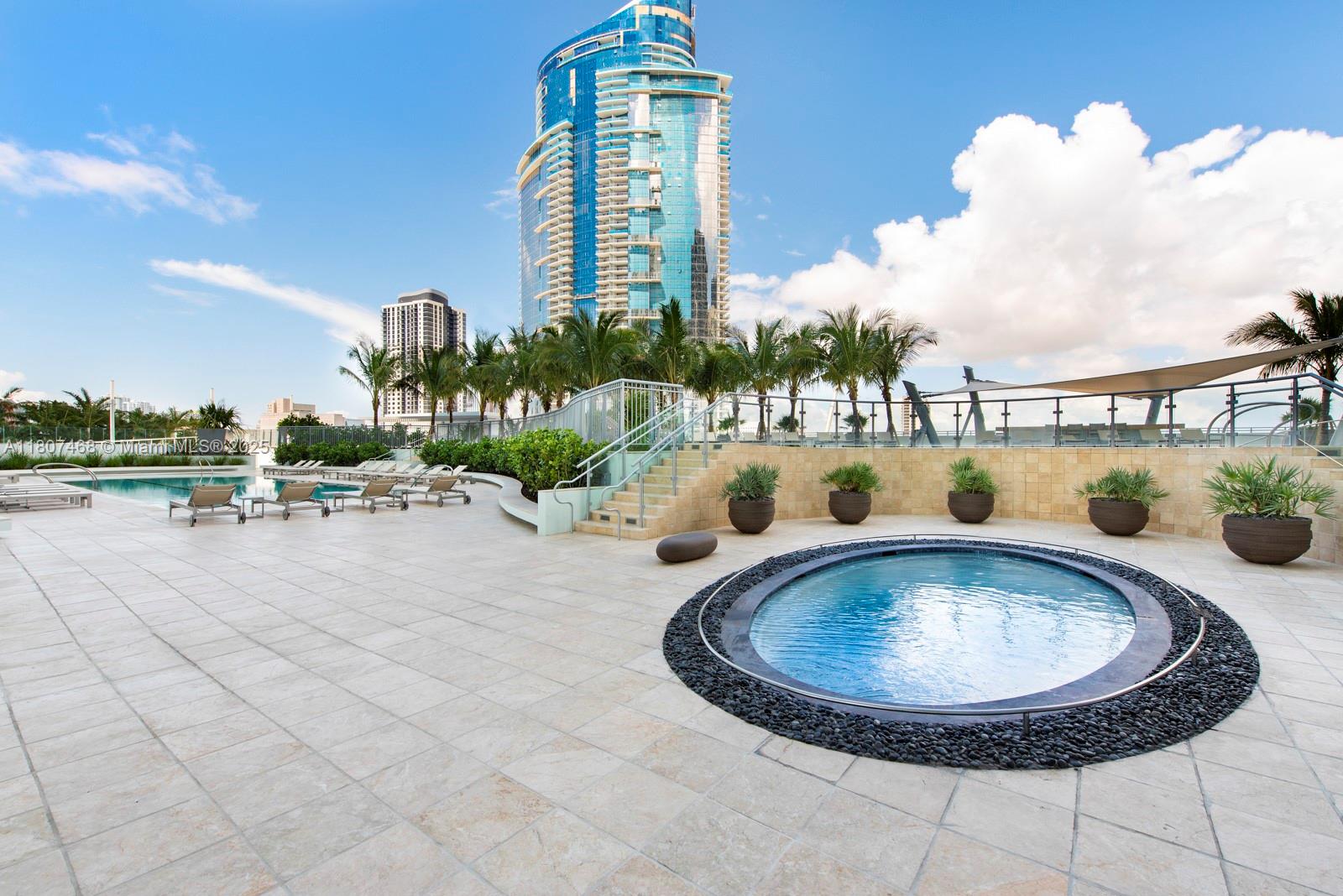 900 Biscayne Blvd # 5606