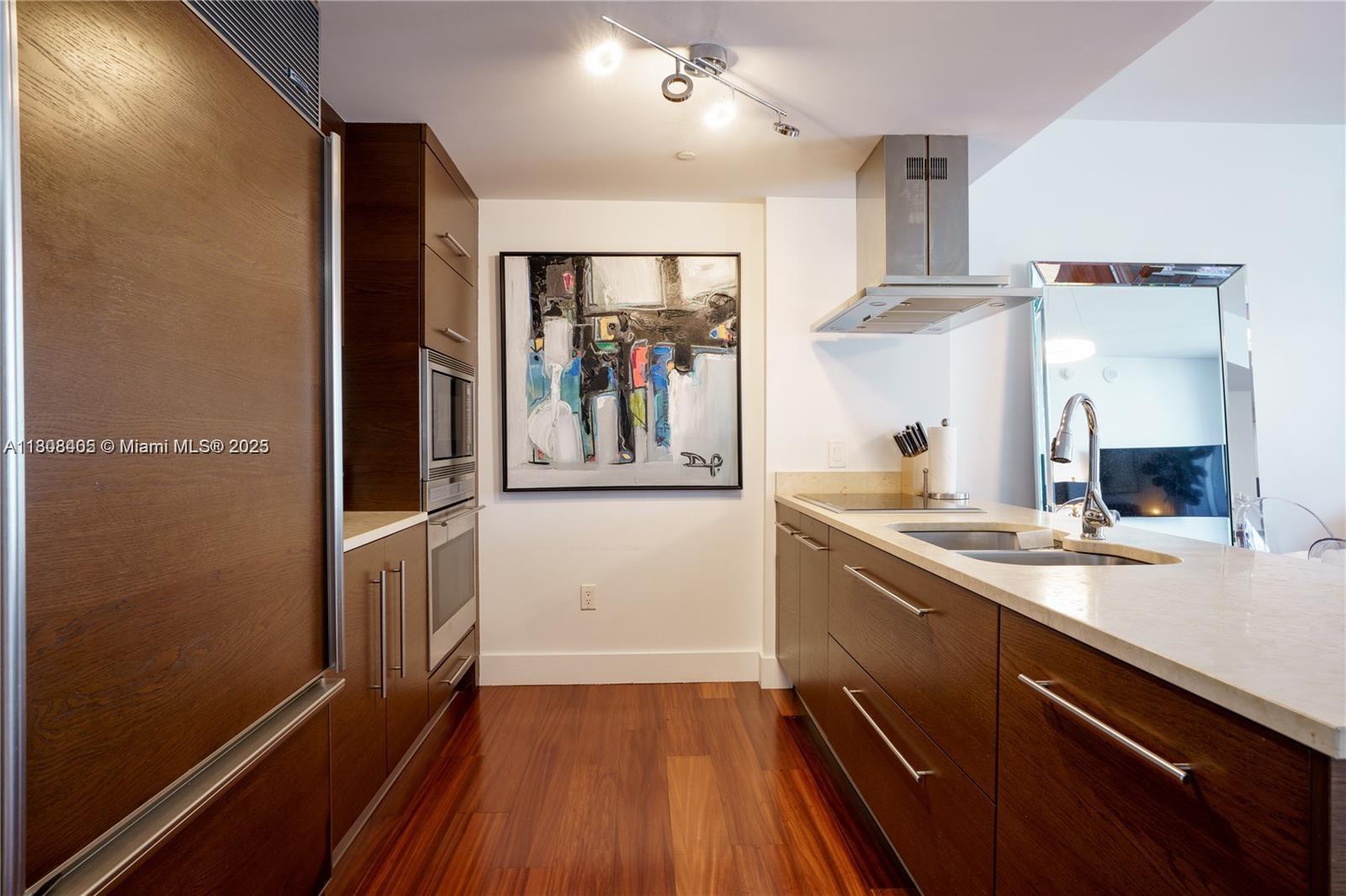 485 Brickell Ave # 2403