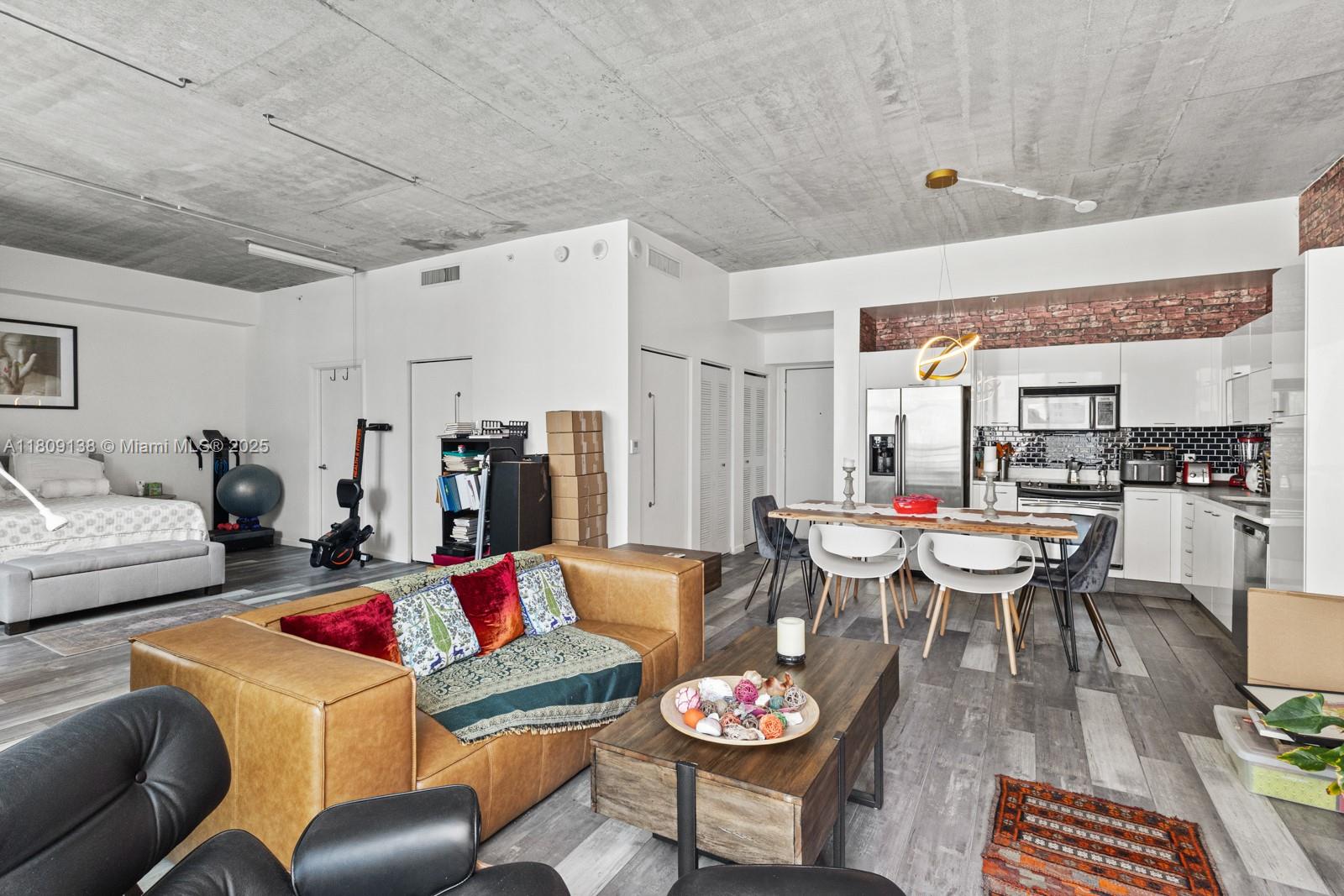 133 NE 2nd Ave # 1008