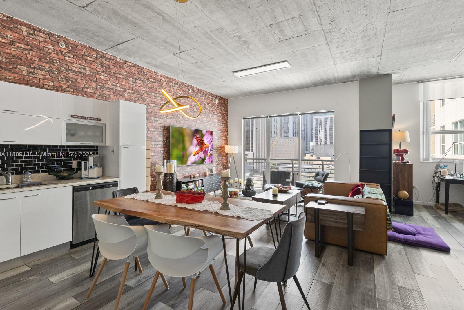 133 NE 2nd Ave # 1008