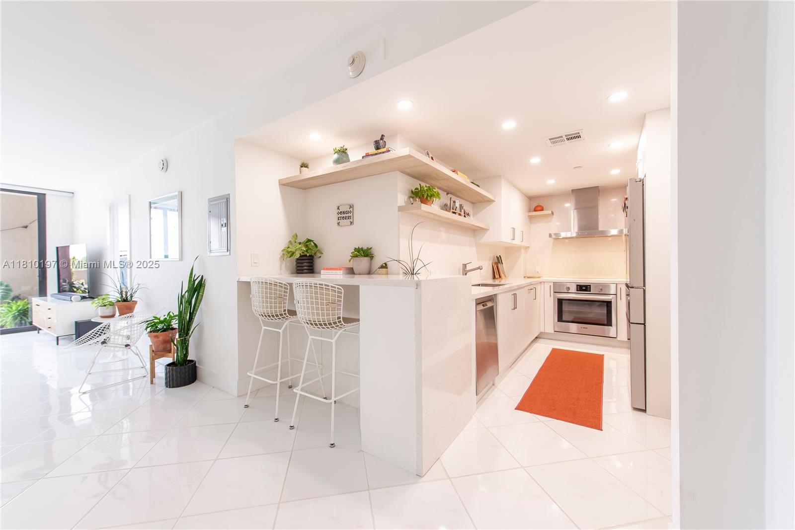 90 Edgewater Dr # 715