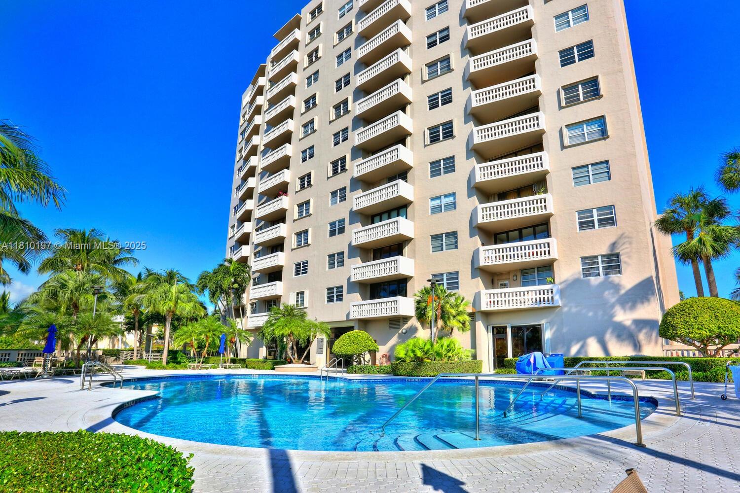 90 Edgewater Dr # 715