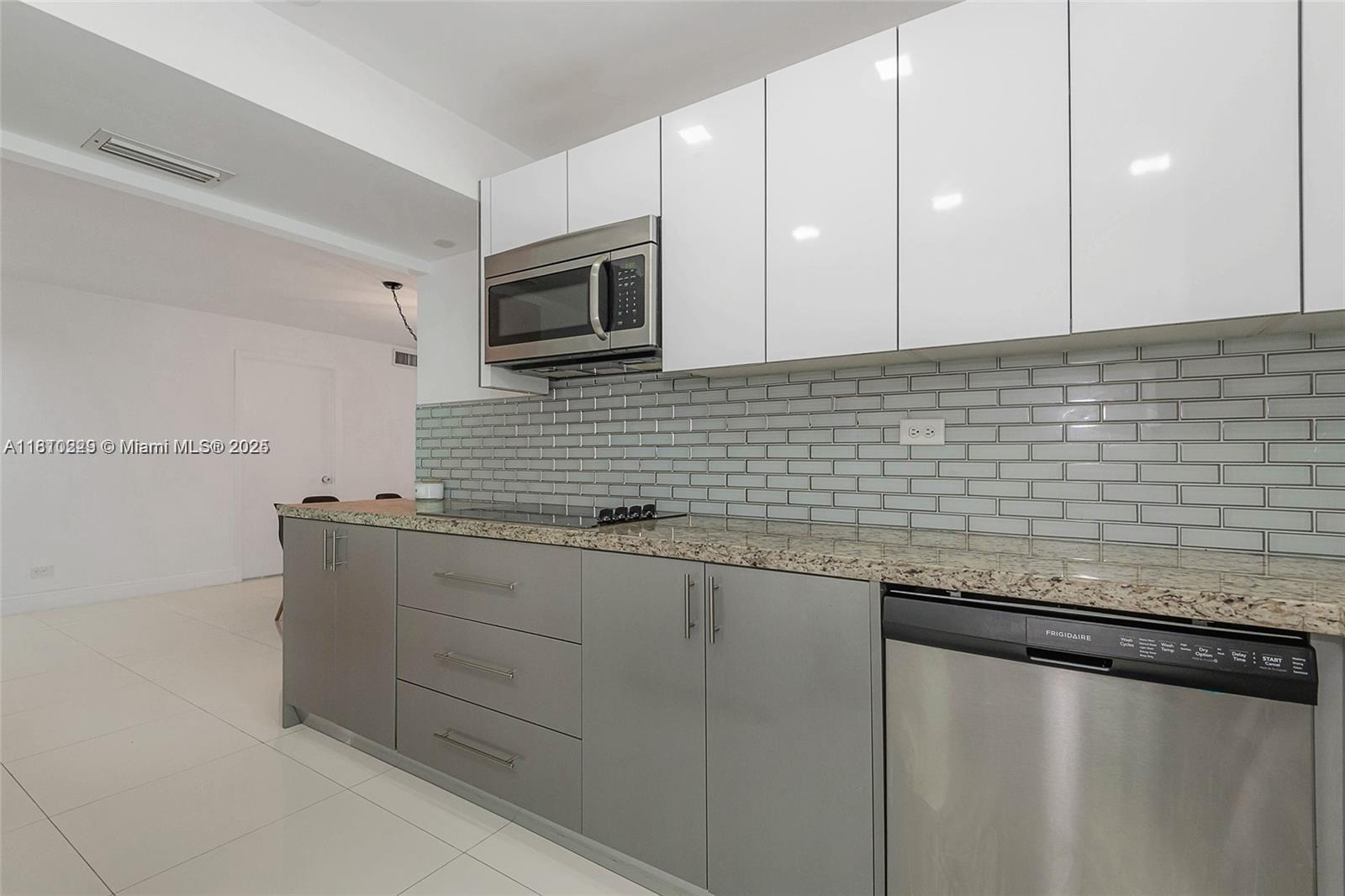 6039 Collins Ave # 307