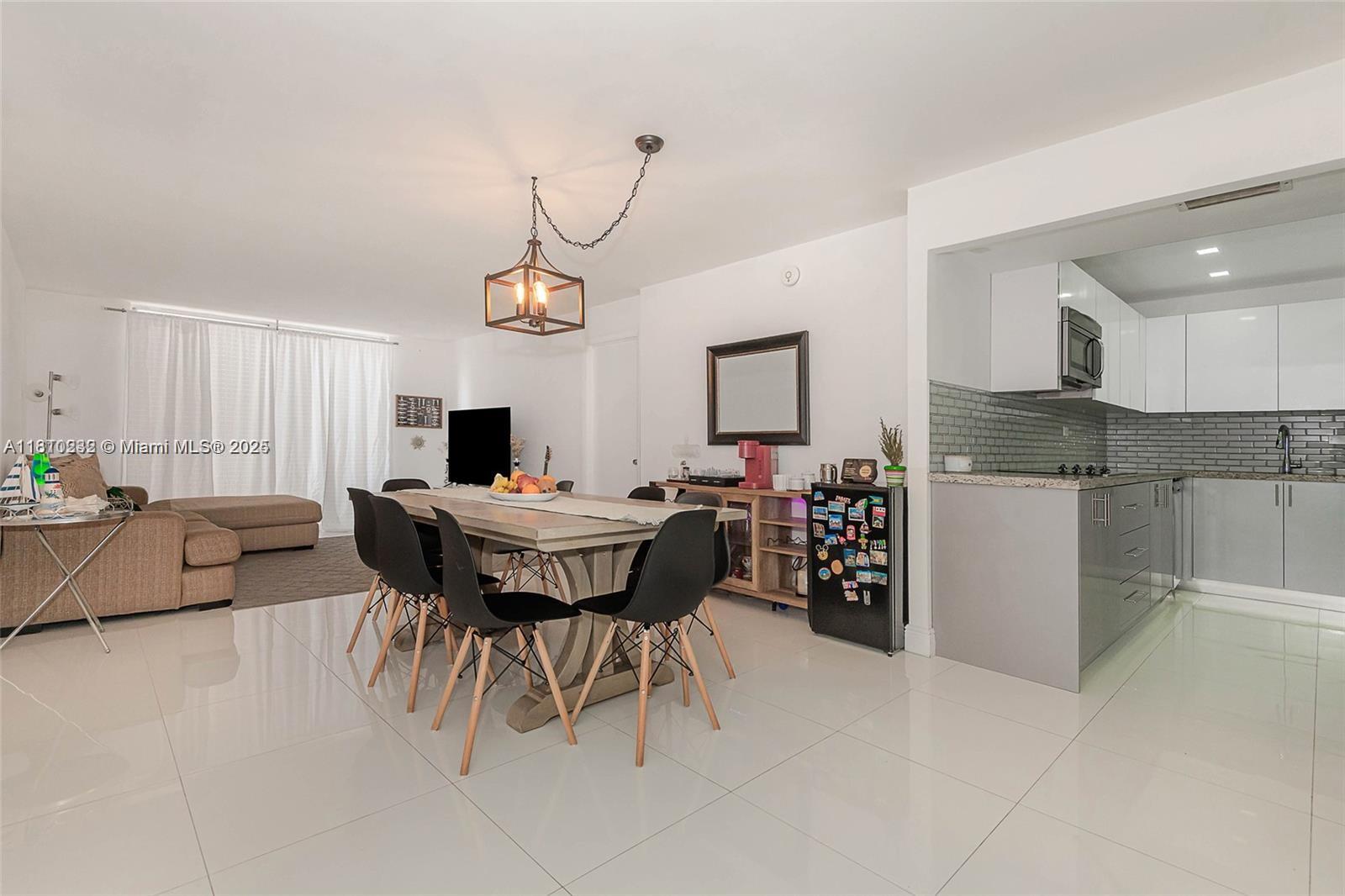 6039 Collins Ave # 307