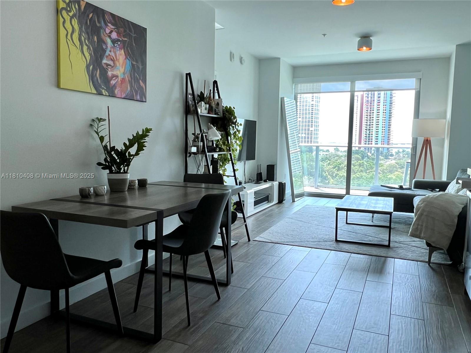 1600 SW 1st Ave # 813