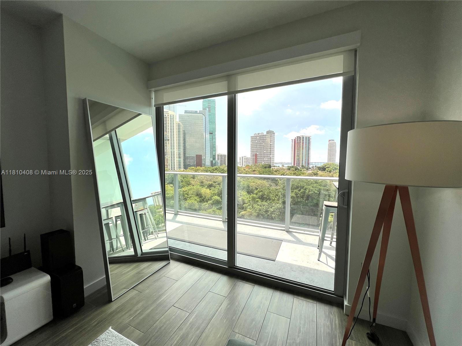 1600 SW 1st Ave # 813