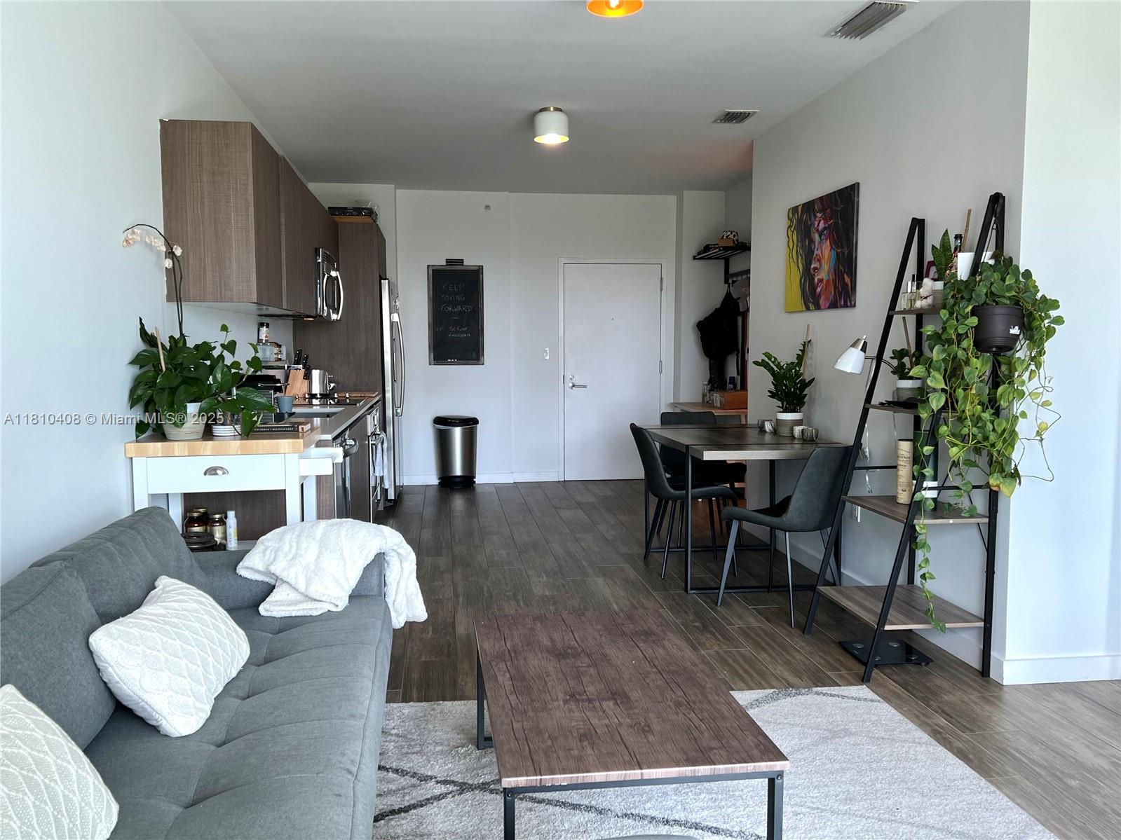 1600 SW 1st Ave # 813