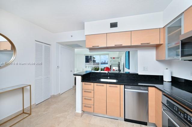 31 SE 5th St # 1506