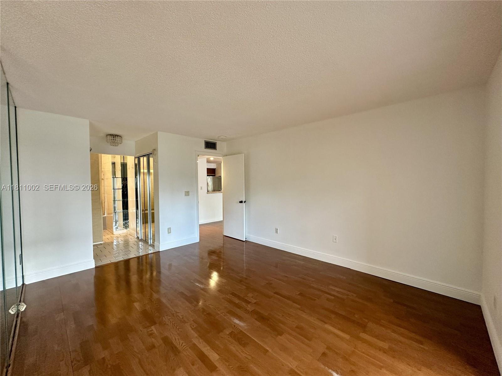 3545 NE 167th St # 204