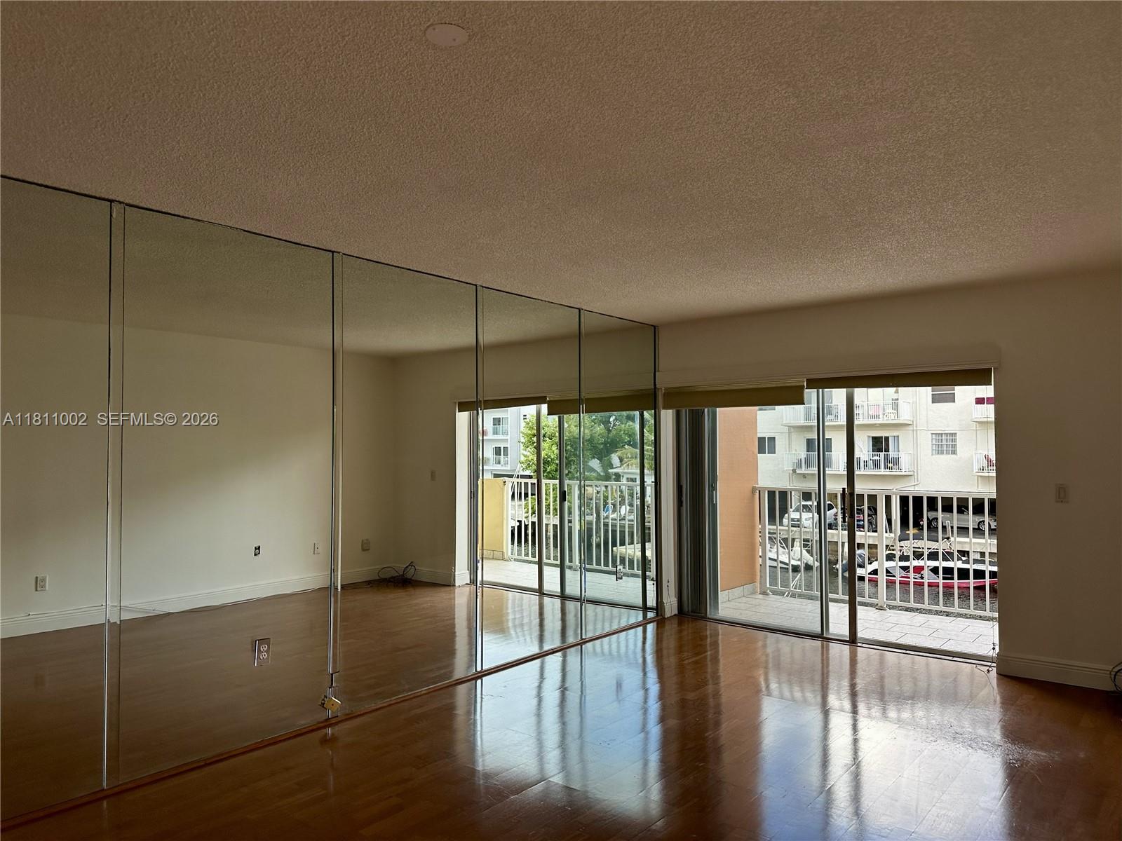 3545 NE 167th St # 204