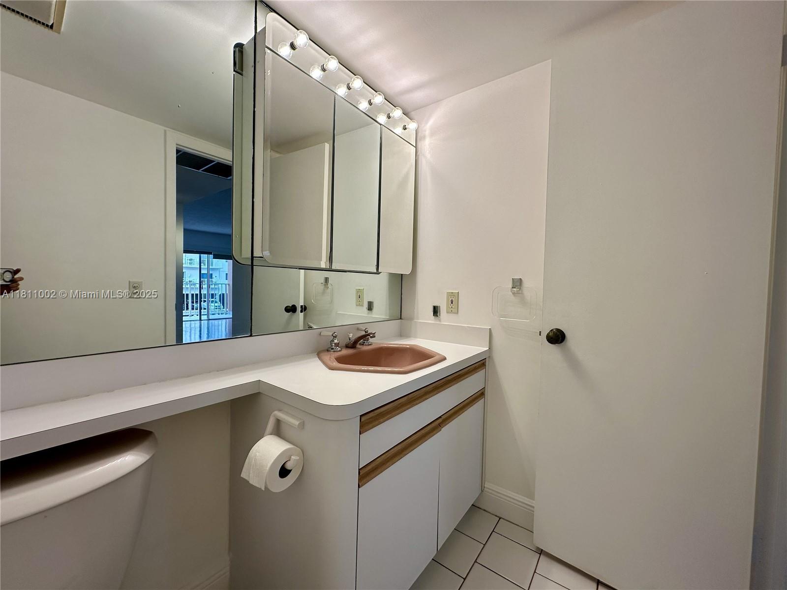 3545 NE 167th St # 204