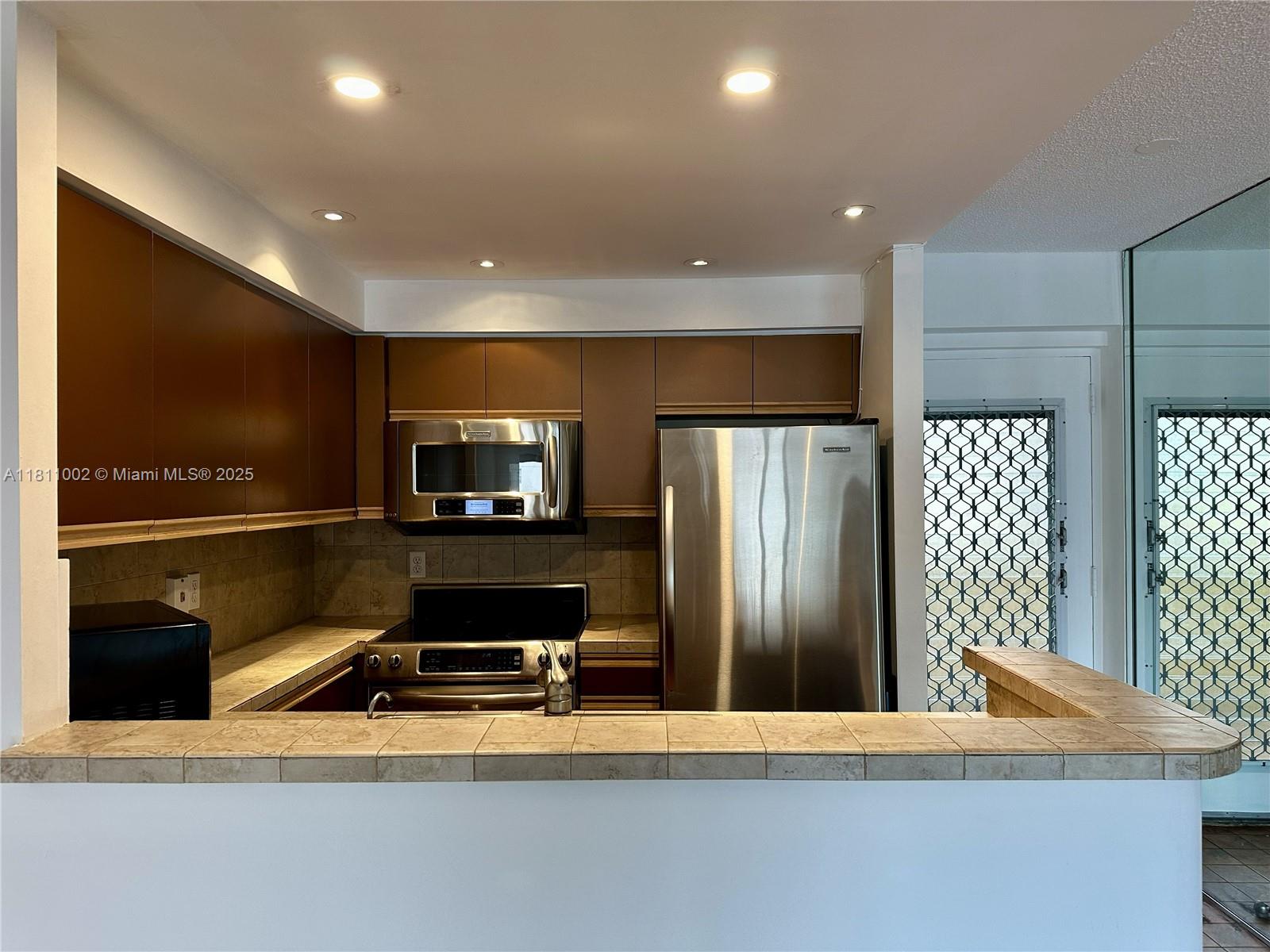 3545 NE 167th St # 204