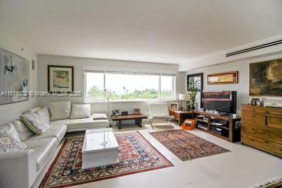 650 Ocean Dr # 6B