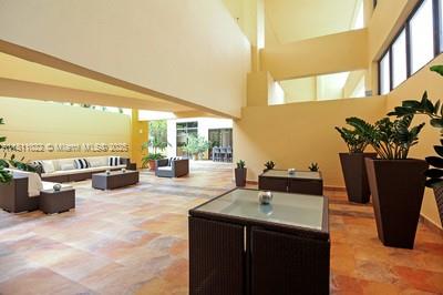 650 Ocean Dr # 6B
