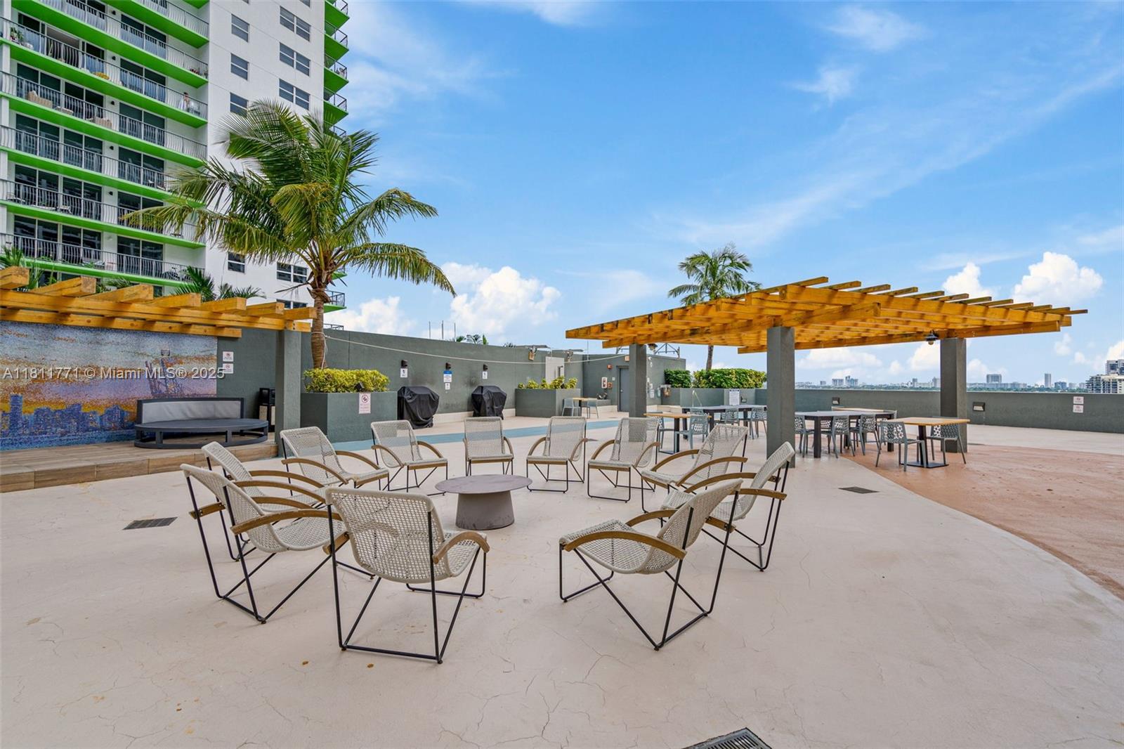1750 N Bayshore Dr # 2809
