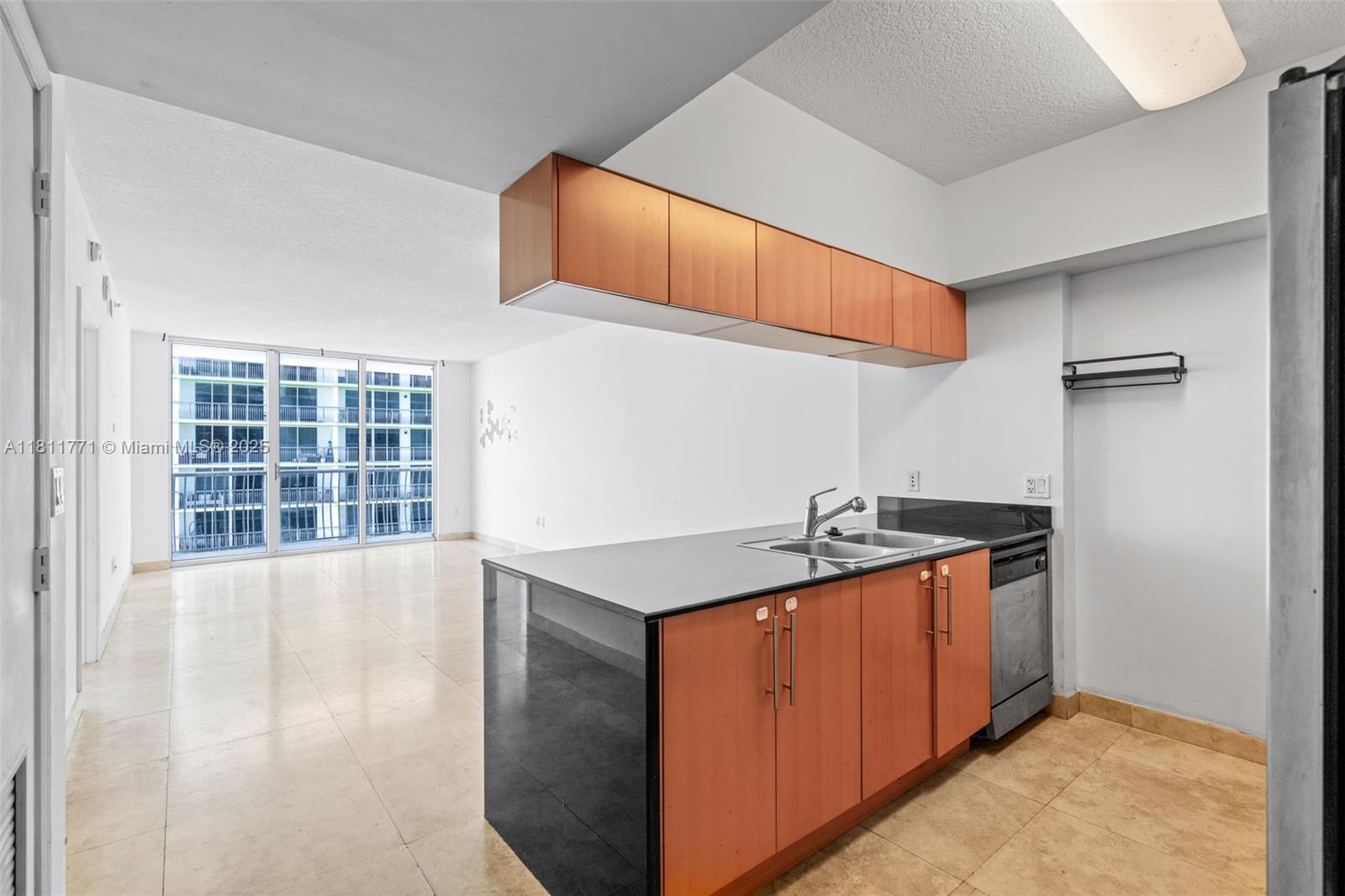 1750 N Bayshore Dr # 2809