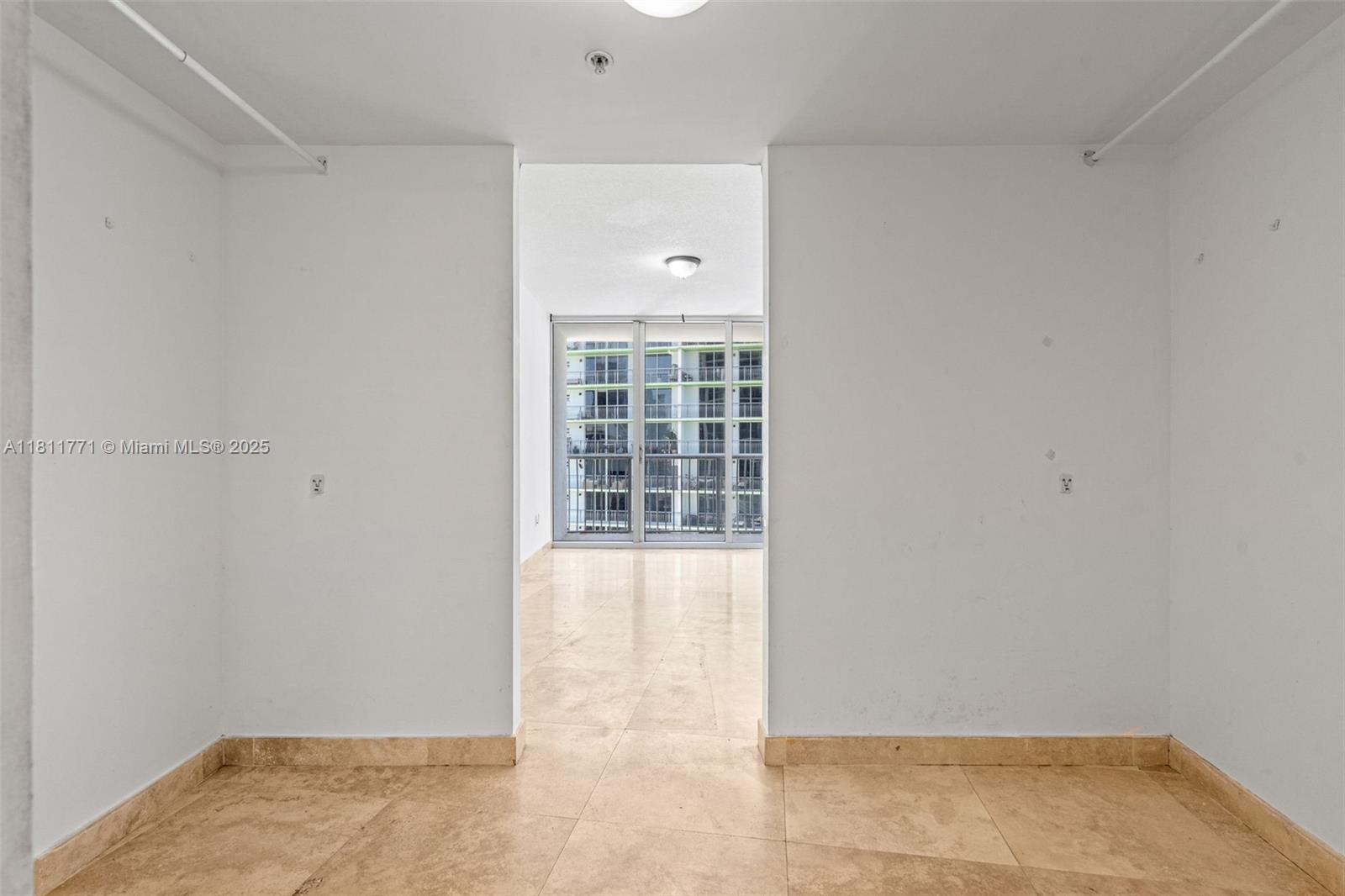 1750 N Bayshore Dr # 2809