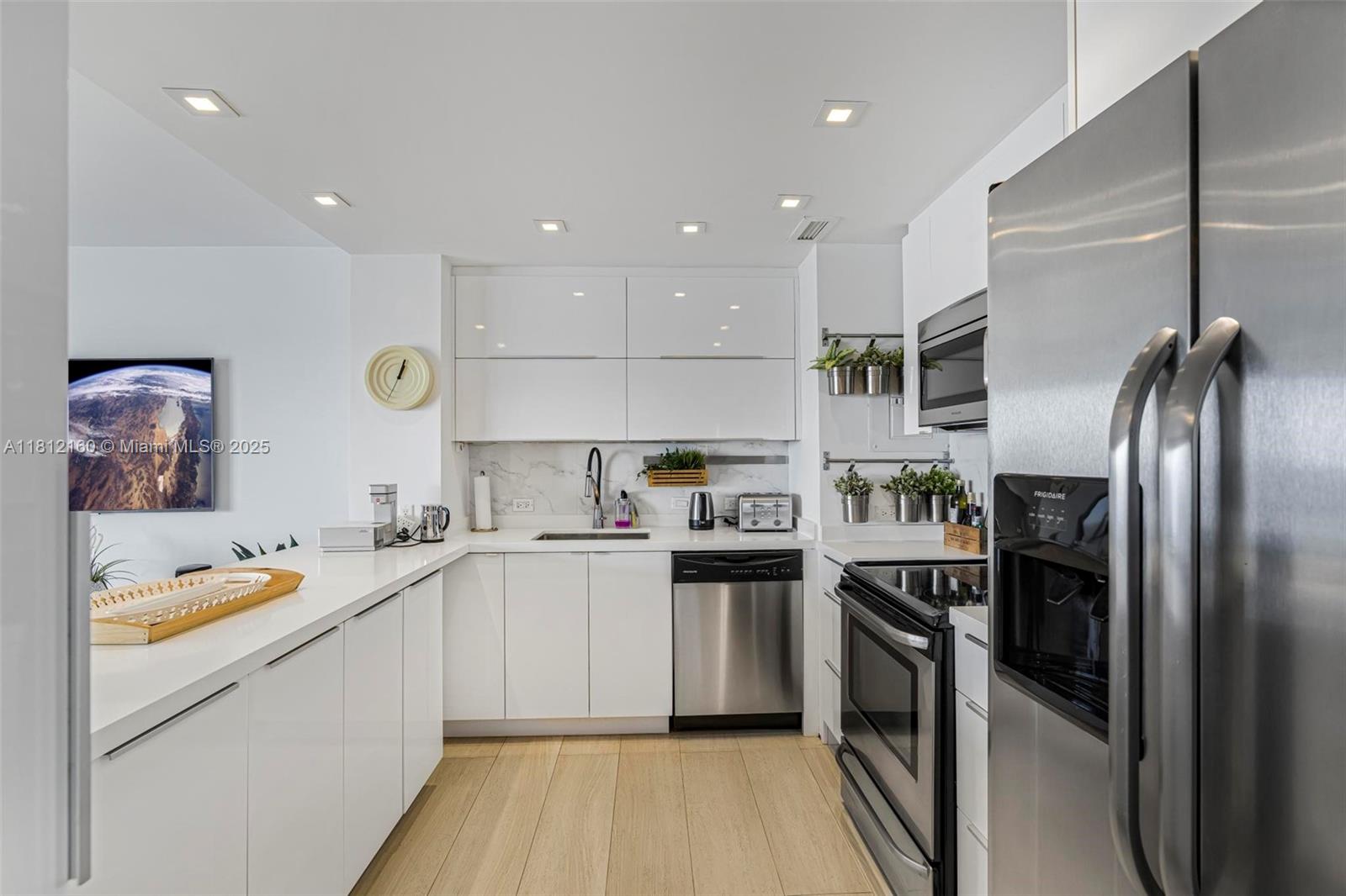 11111 Biscayne Blvd # 8C