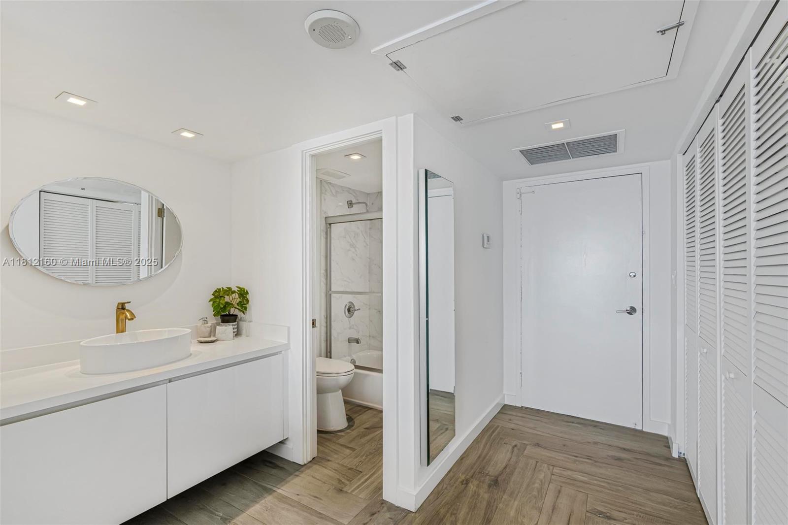 11111 Biscayne Blvd # 8C