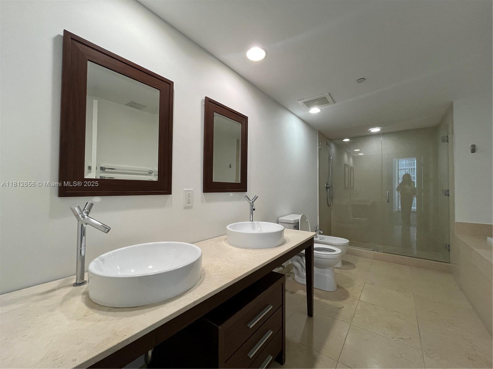 495 Brickell Ave # 1710