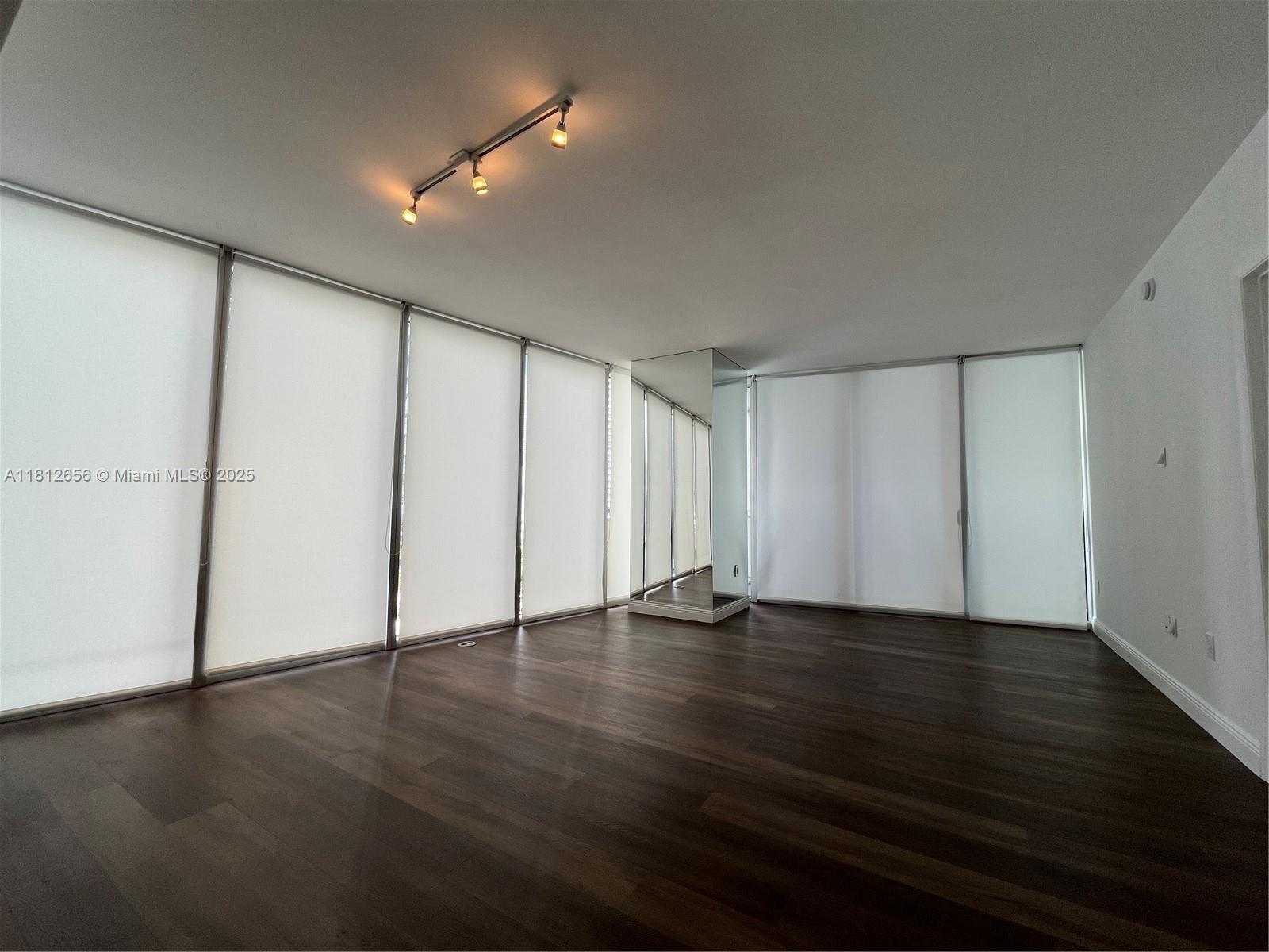 495 Brickell Ave # 1710