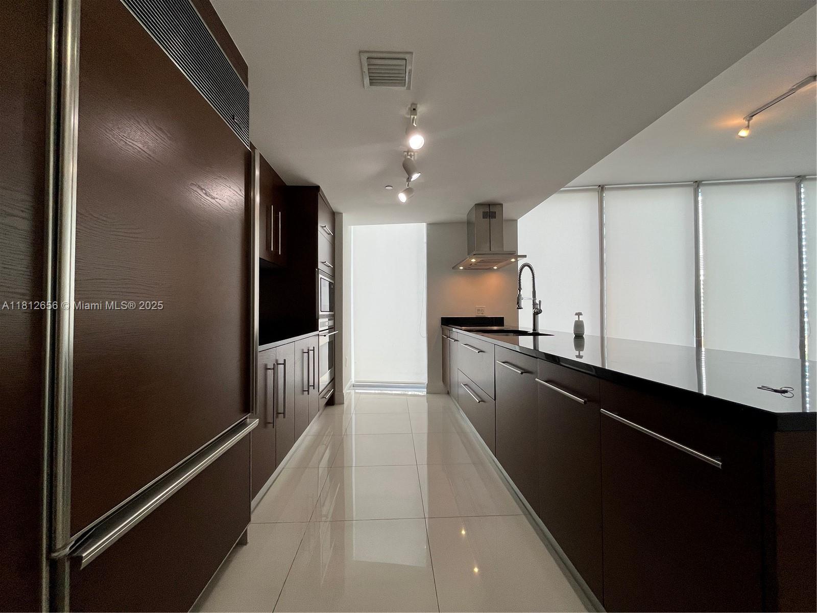 495 Brickell Ave # 1710