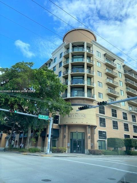 3530 SW 22nd St # 903