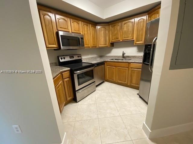 3530 SW 22nd St # 903