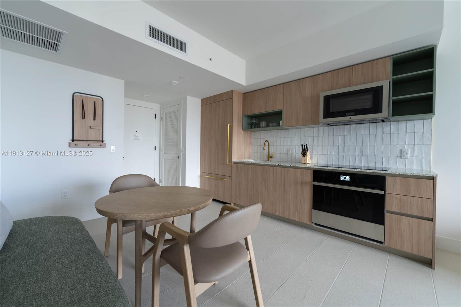 159 NE 6th St # 3004