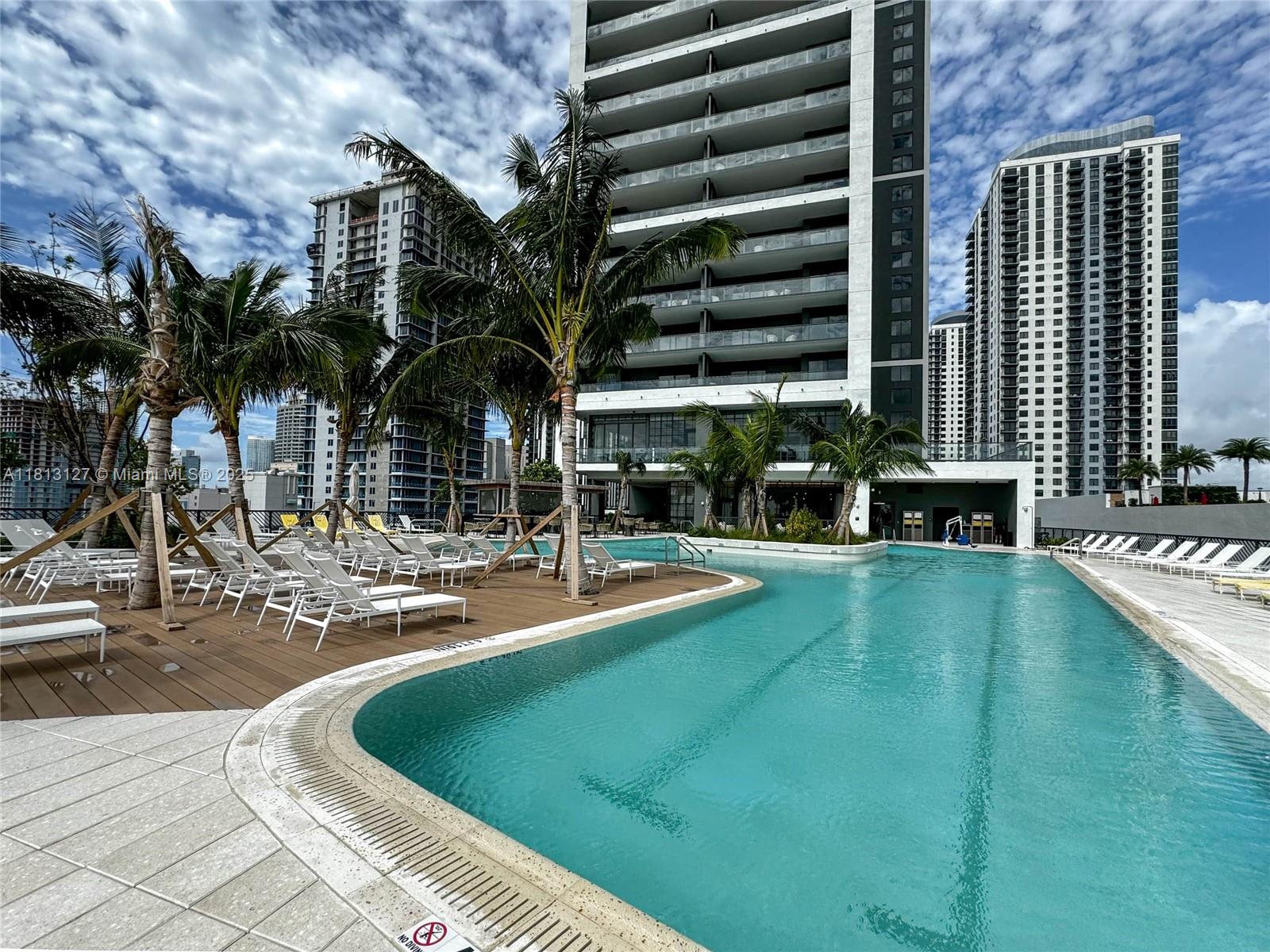 159 NE 6th St # 3004