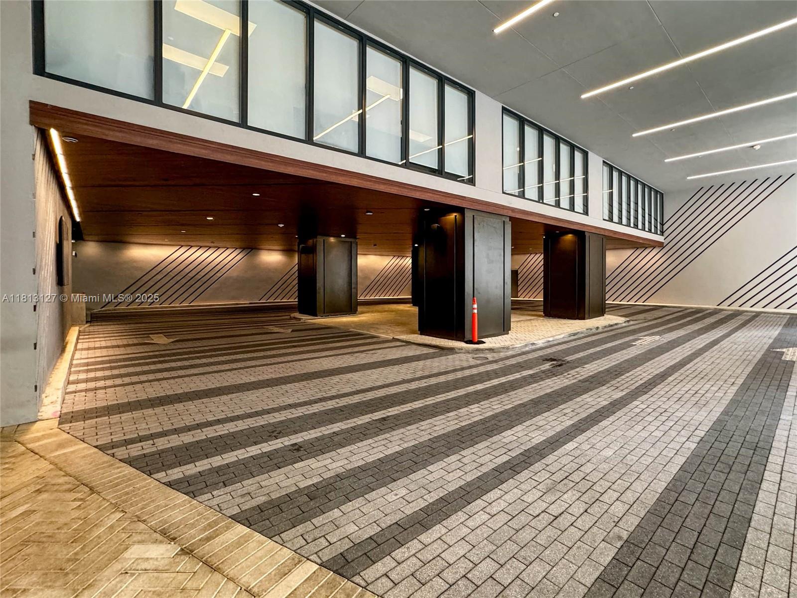 159 NE 6th St # 3004