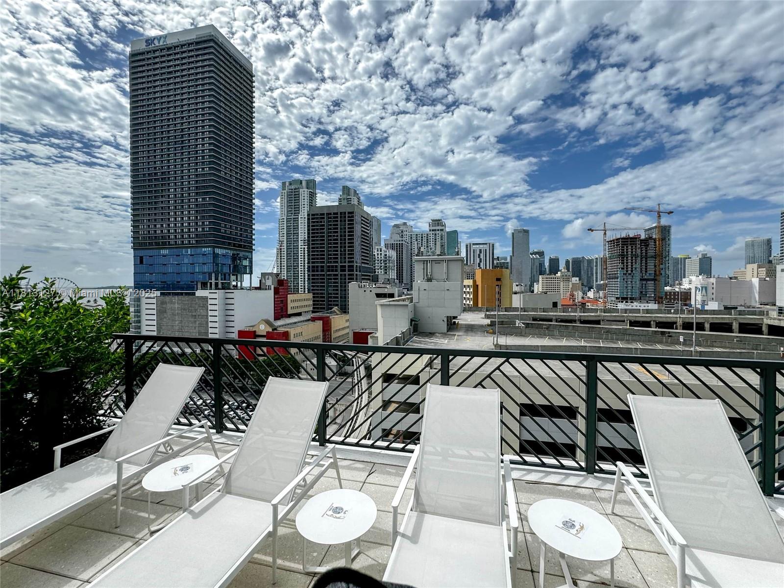 159 NE 6th St # 3004