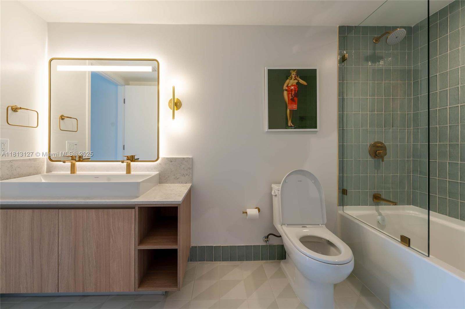 159 NE 6th St # 3004