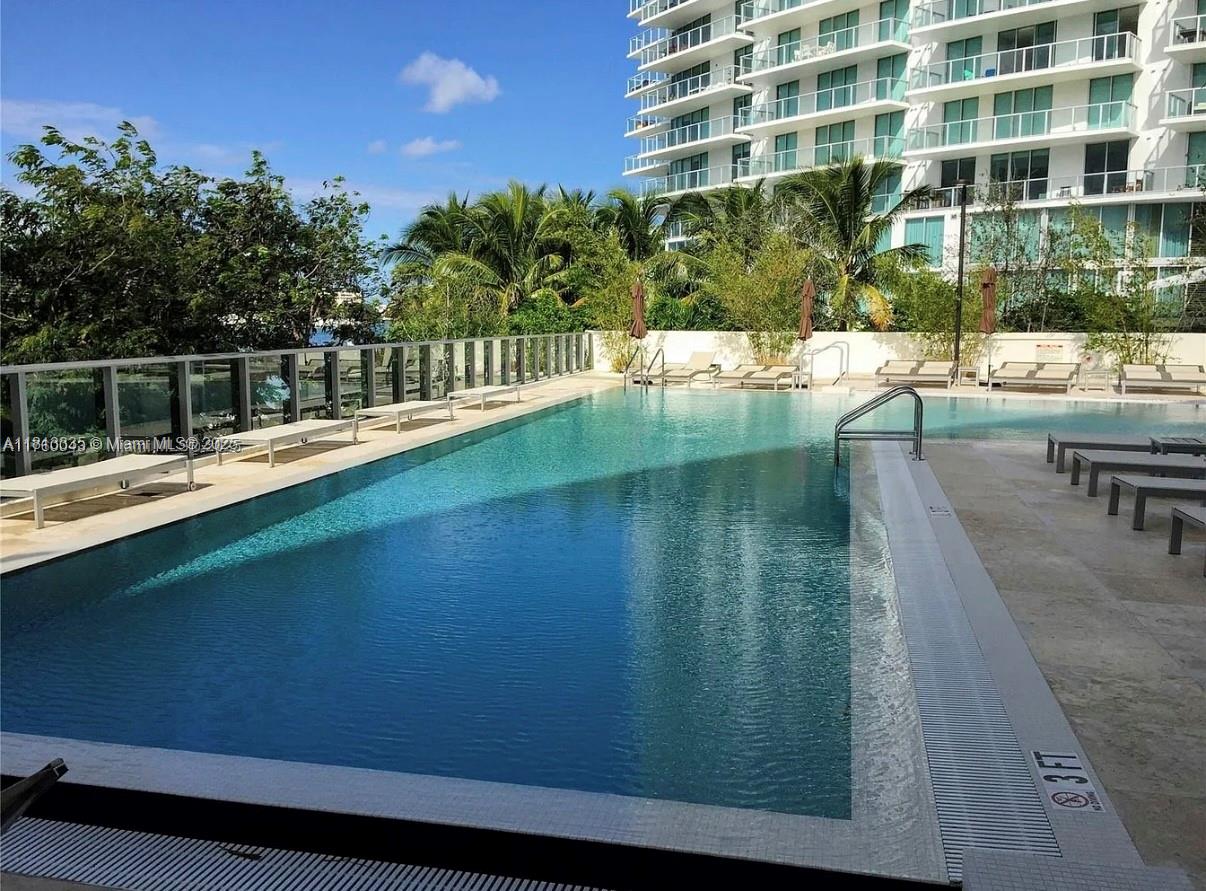 6620 Indian Creek Dr # 401