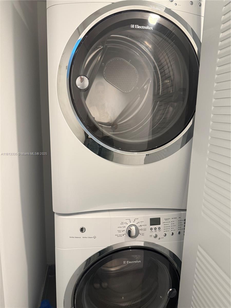 6620 Indian Creek Dr # 401