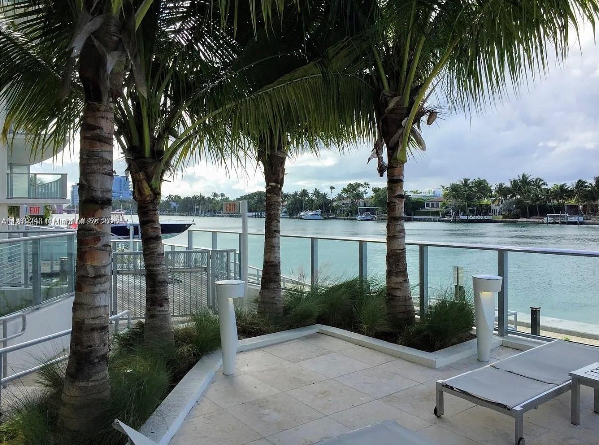 6620 Indian Creek Dr # 401