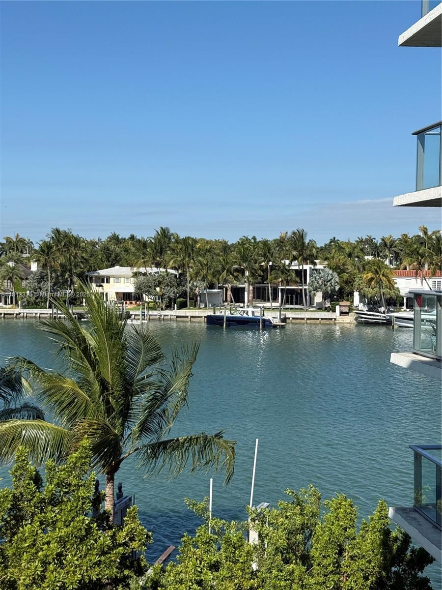 6620 Indian Creek Dr # 401