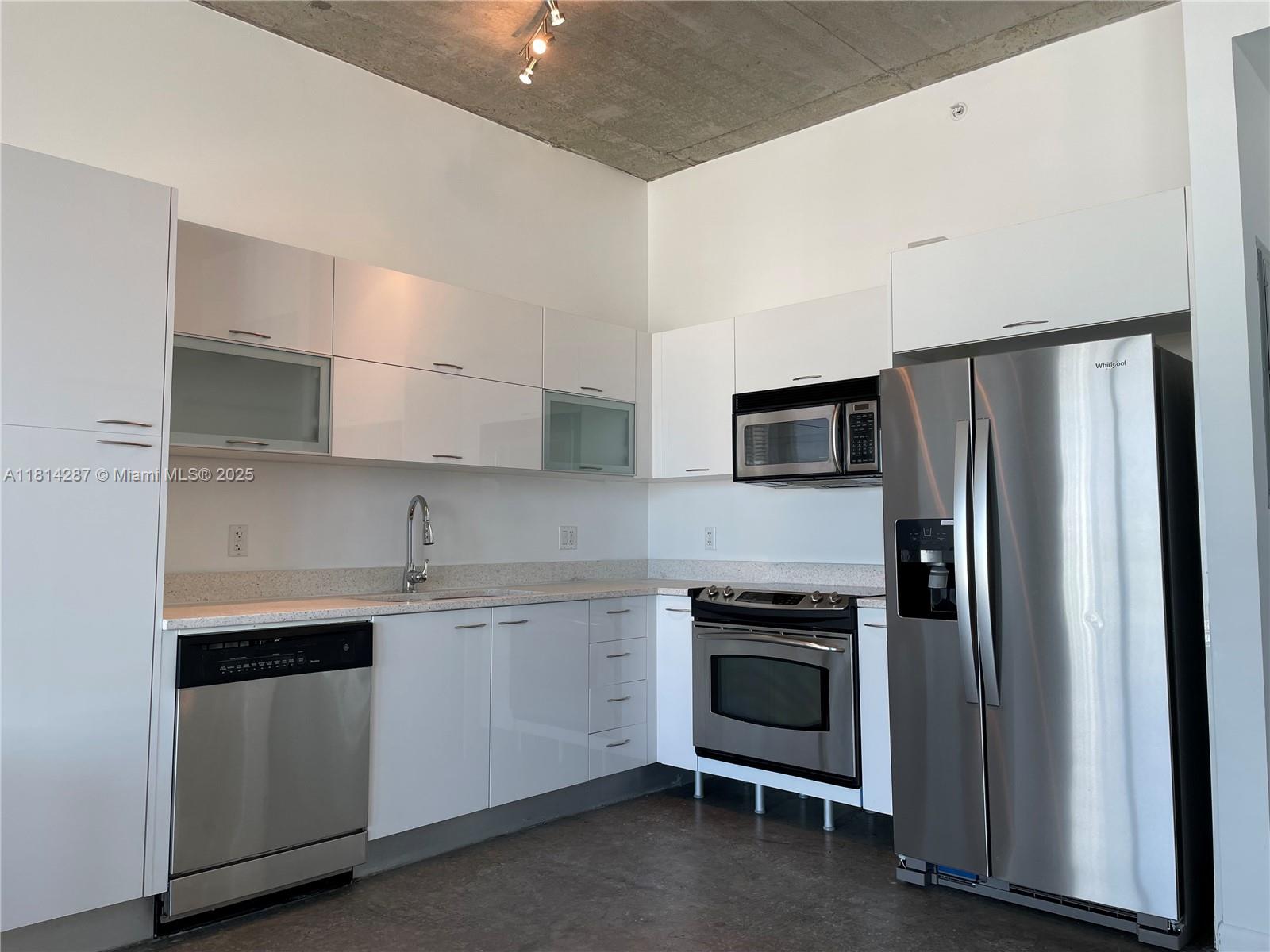 133 NE 2 AVE # 2615