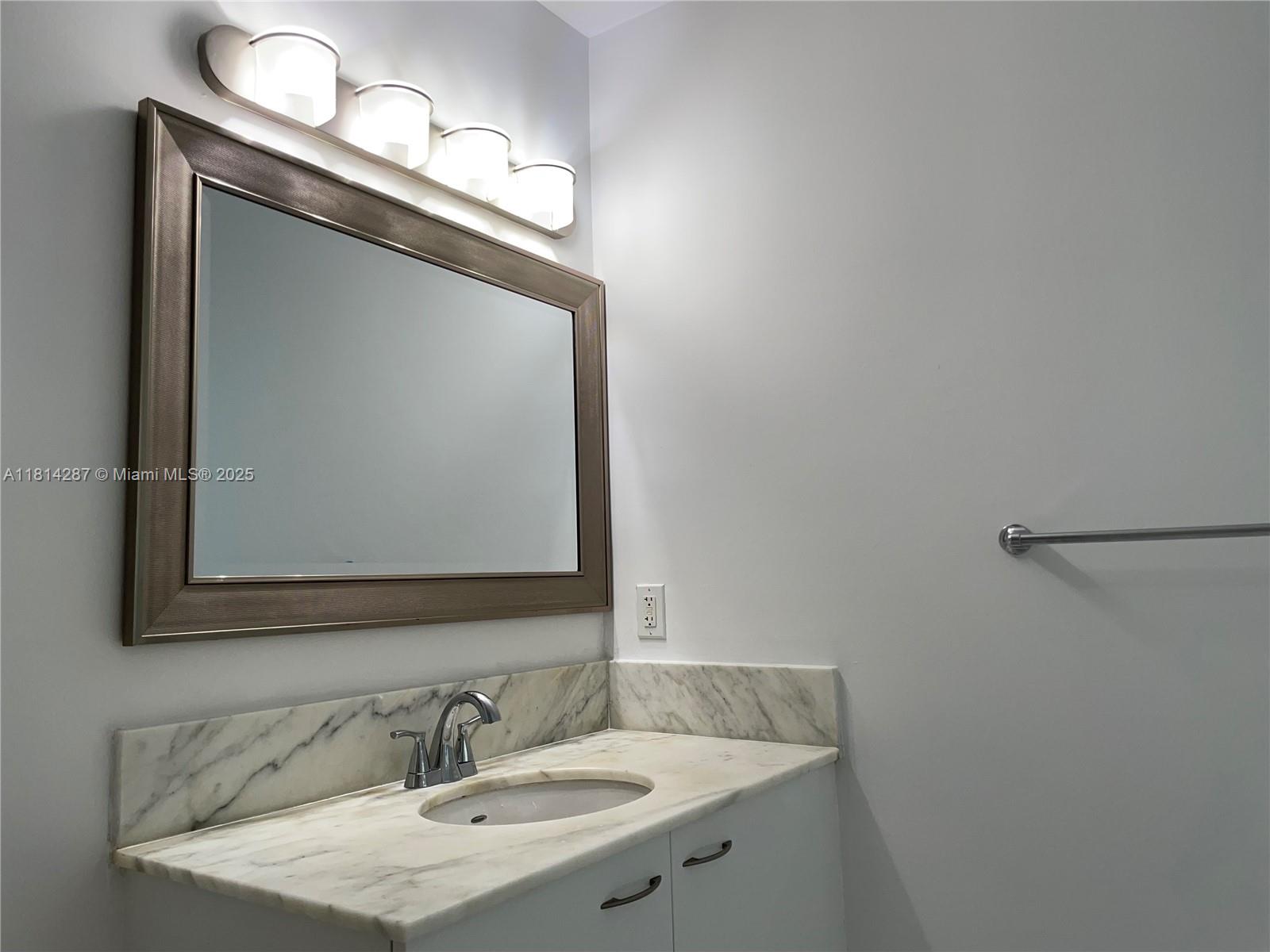 133 NE 2 AVE # 2615