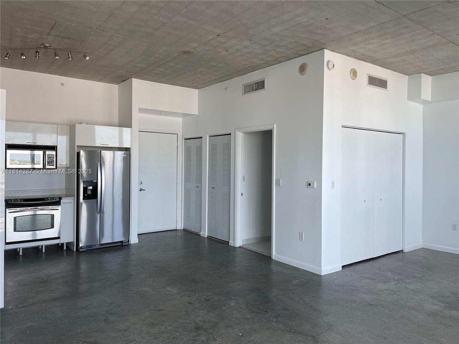 133 NE 2 AVE # 2615