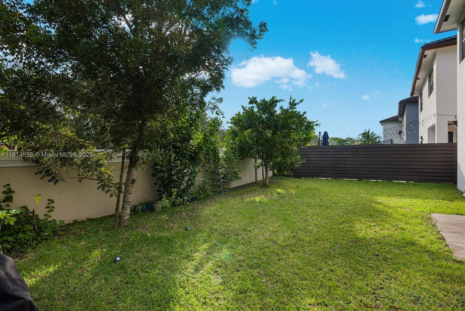 8814 NW 154th Ter