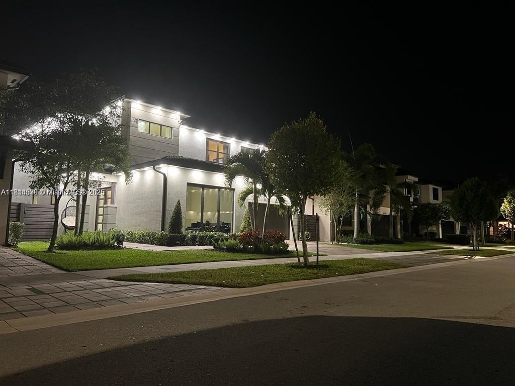 8814 NW 154th Ter