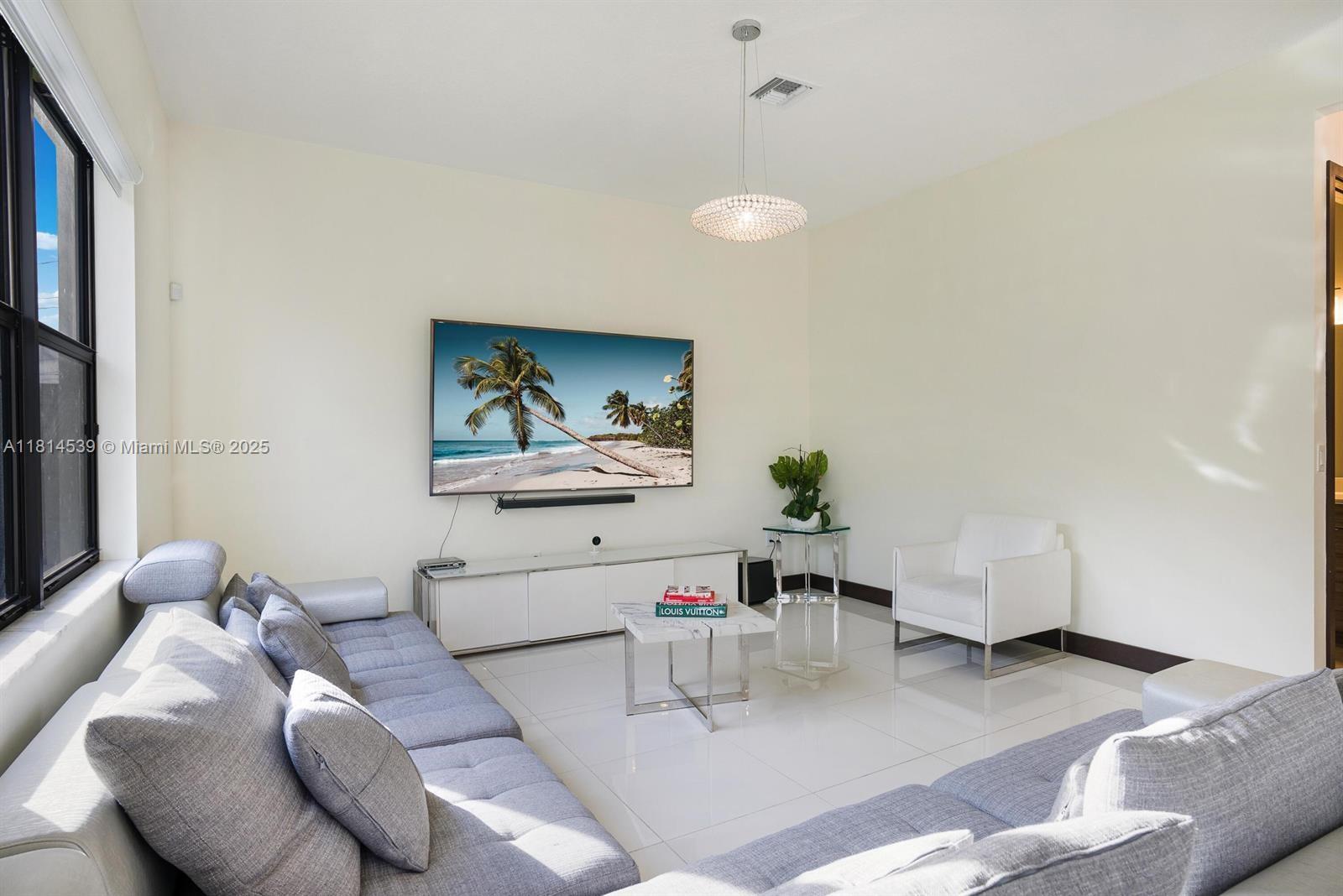 8814 NW 154th Ter
