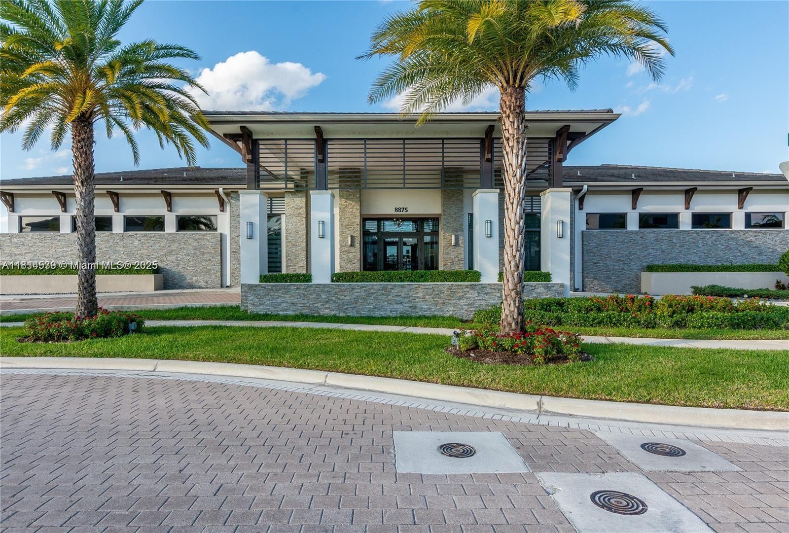 8814 NW 154th Ter
