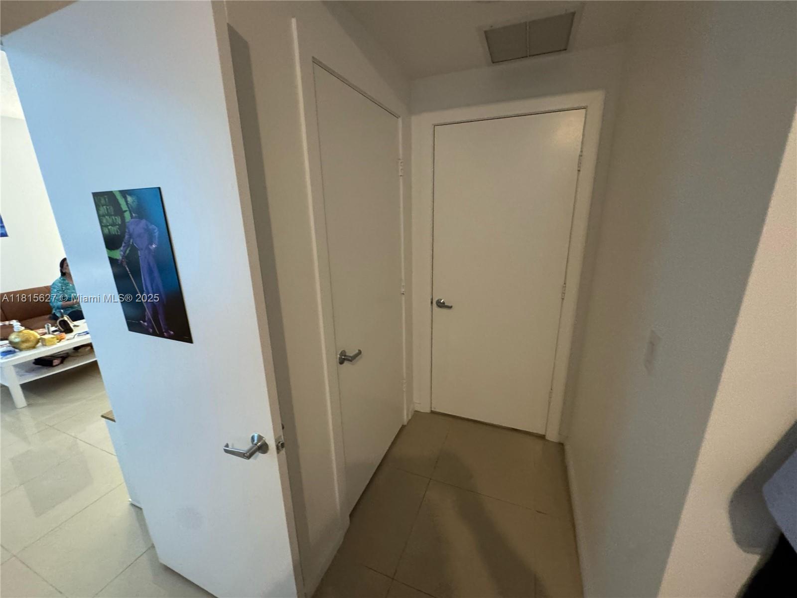 1060 Brickell Ave # 4015