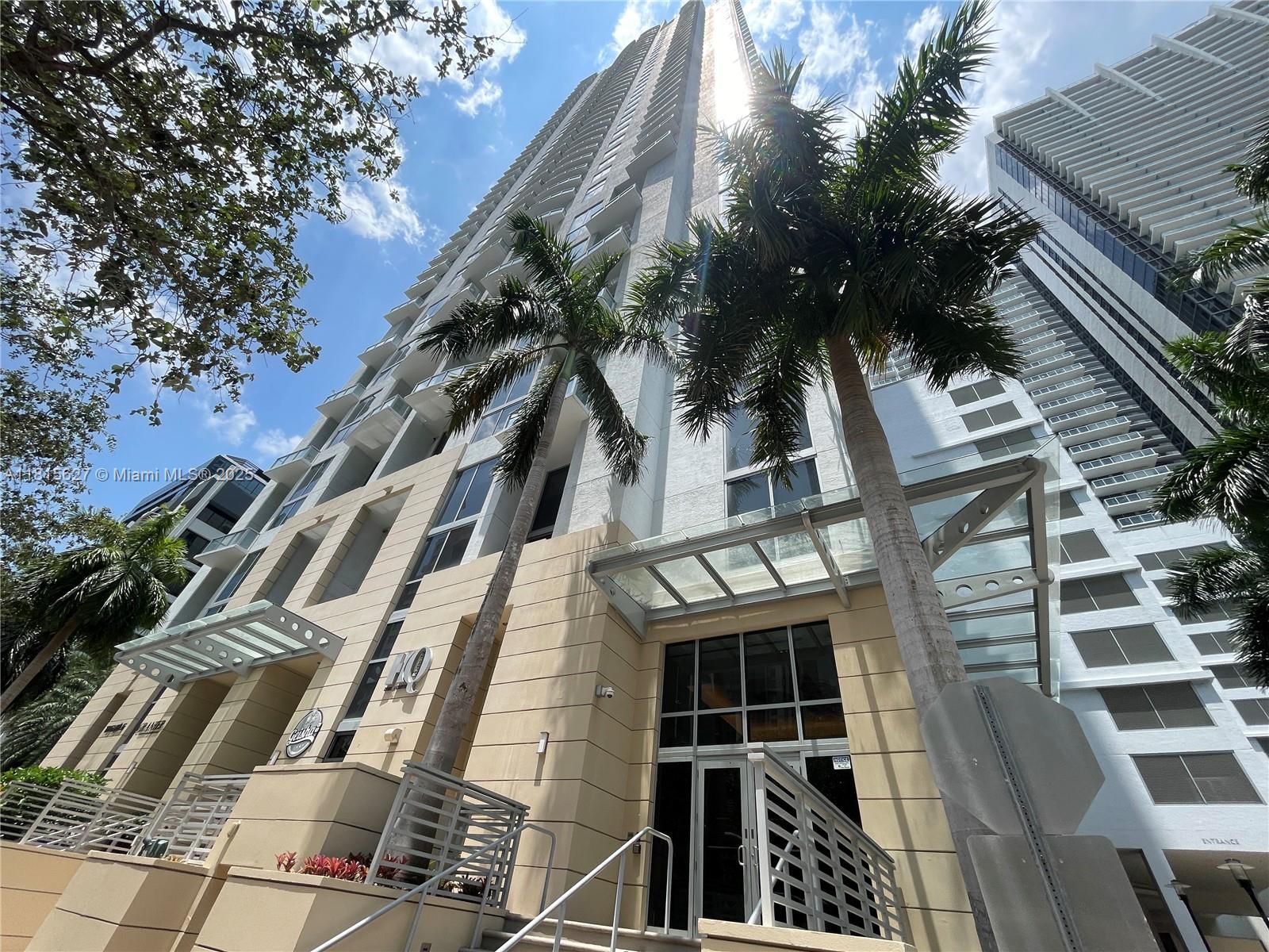 1060 Brickell Ave # 4015