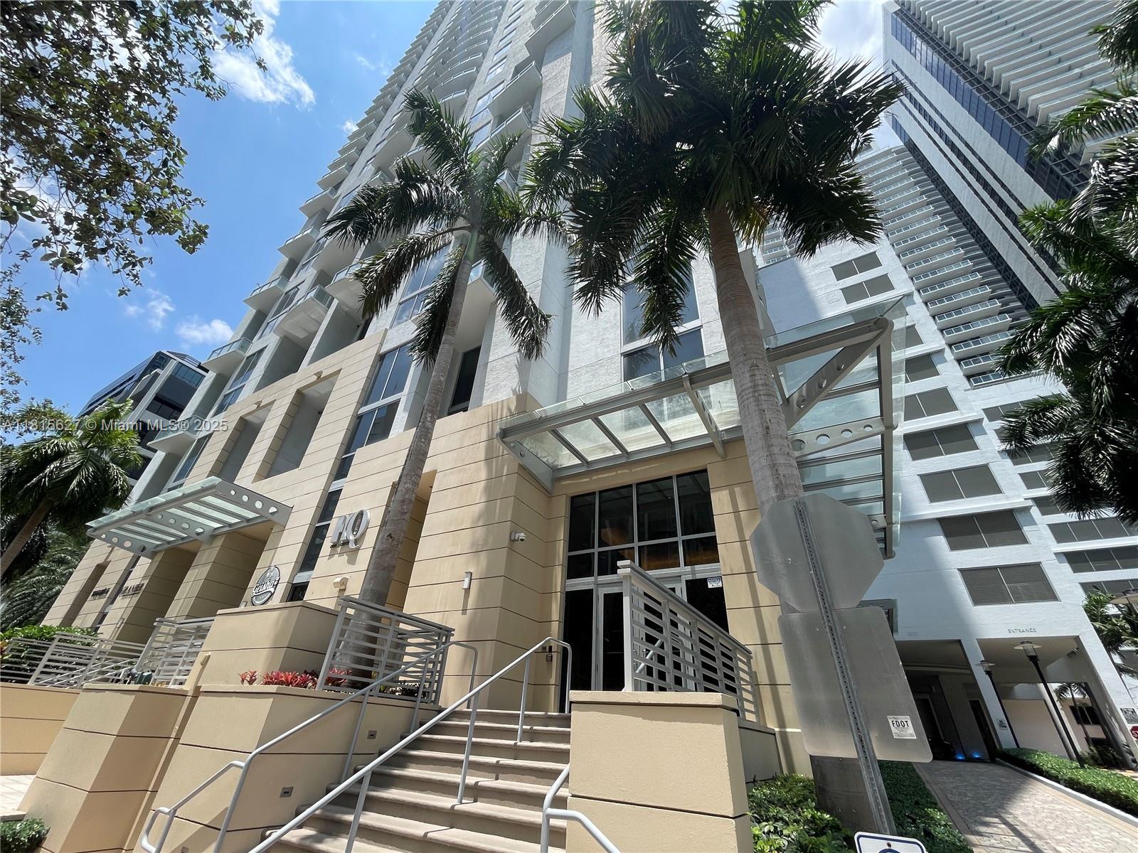 1060 Brickell Ave # 4015