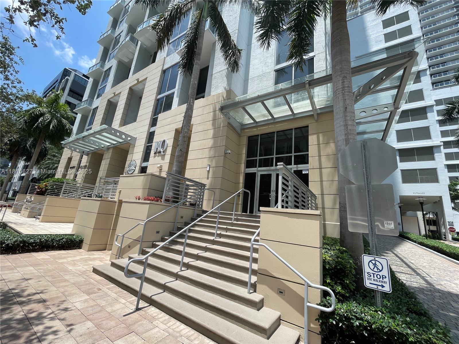 1060 Brickell Ave # 4015