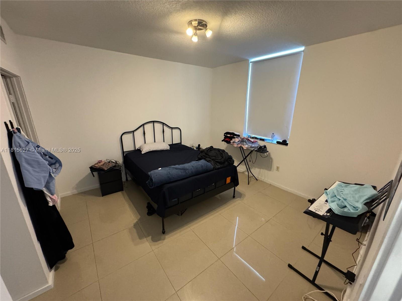 1060 Brickell Ave # 4015