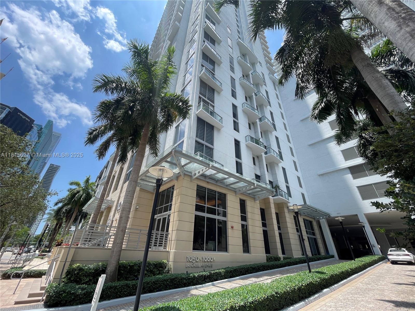 1060 Brickell Ave # 4015